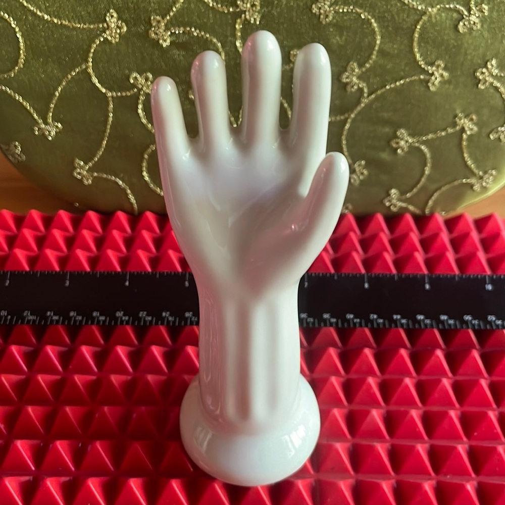 FISHS EDDY PORCELAIN HAND